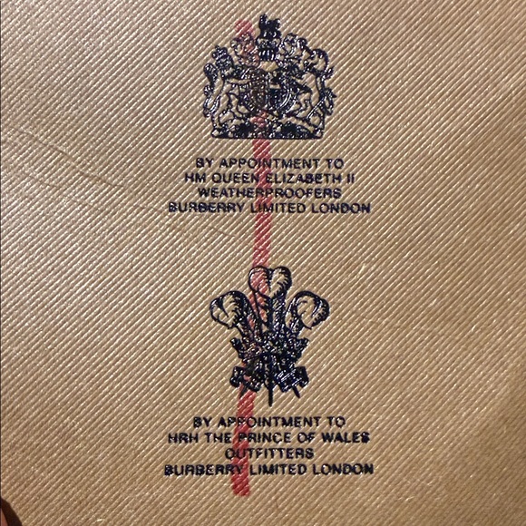 Burberry Brown Check Hooded Cape - Picture 7 of 8